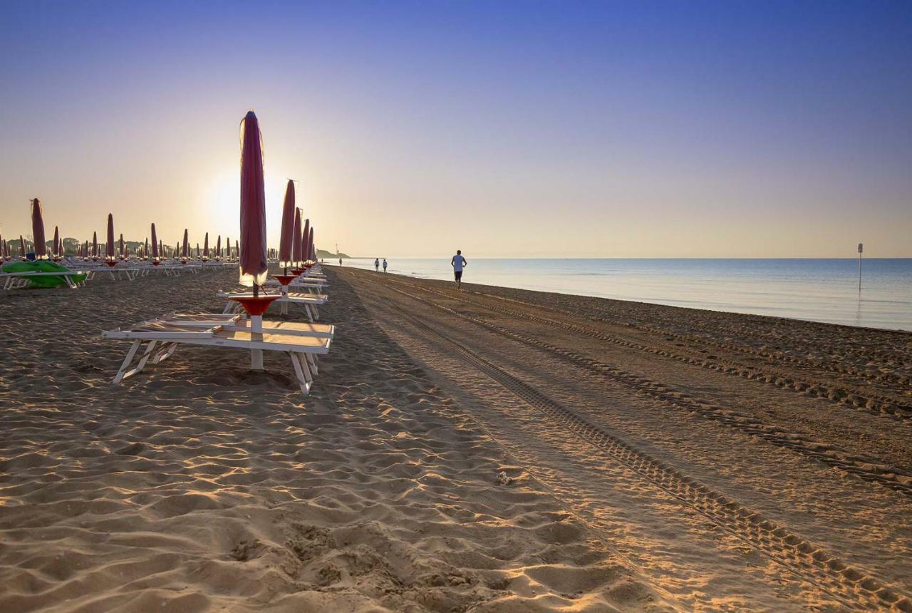 Hotel Adriatico Bibione Eksteriør billede